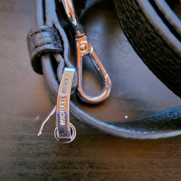 Michael Kor’s Handbag - Picture 7 of 10